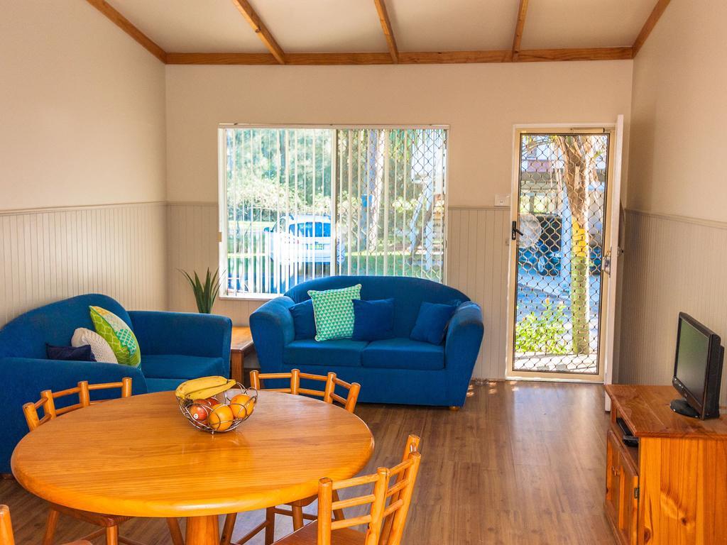 Caseys Beach Holiday Park Sunshine Bay Номер фото