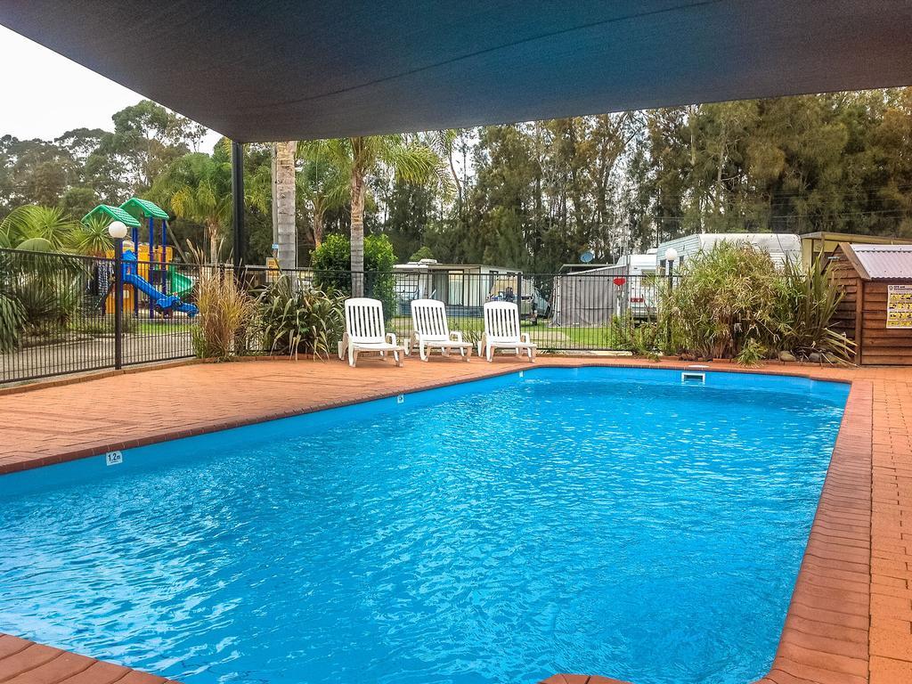 Caseys Beach Holiday Park Sunshine Bay Екстер'єр фото