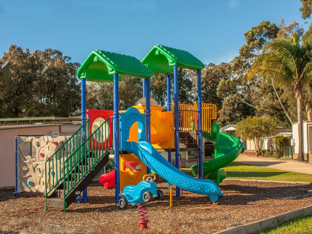 Caseys Beach Holiday Park Sunshine Bay Екстер'єр фото