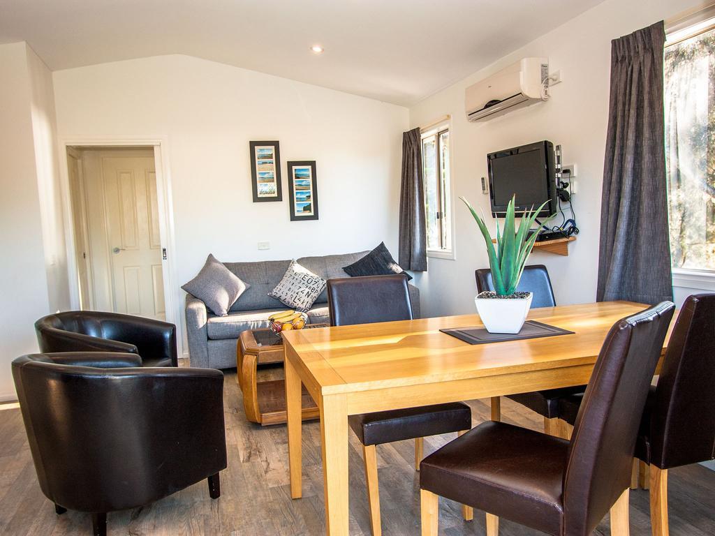 Caseys Beach Holiday Park Sunshine Bay Номер фото
