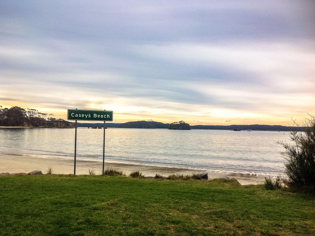 Caseys Beach Holiday Park Sunshine Bay Екстер'єр фото