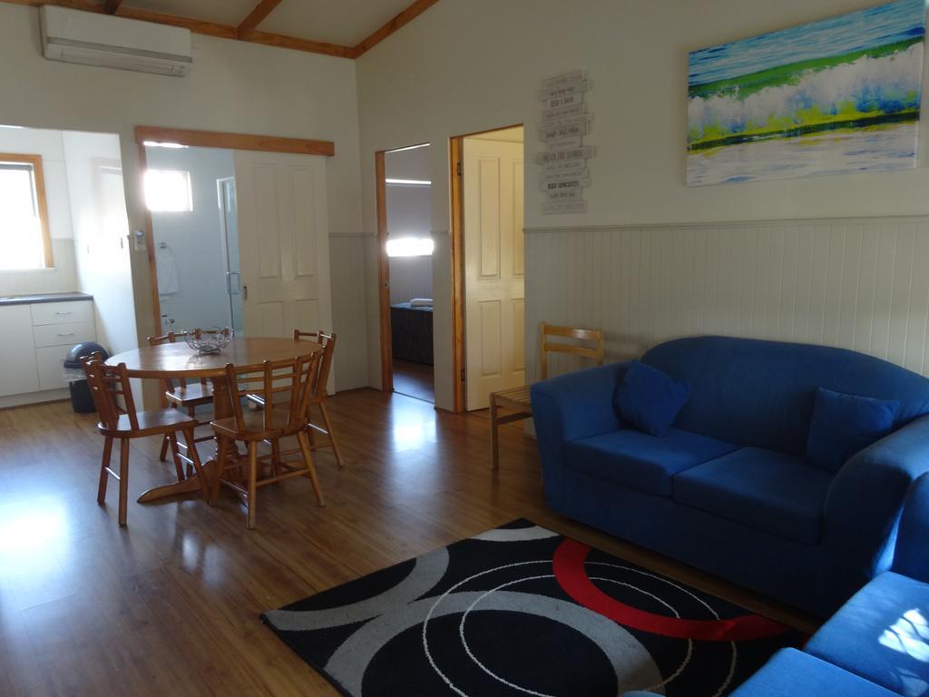 Caseys Beach Holiday Park Sunshine Bay Екстер'єр фото