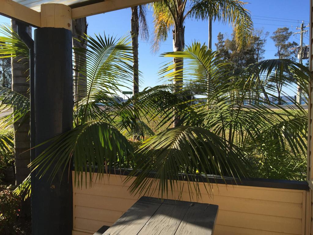 Caseys Beach Holiday Park Sunshine Bay Екстер'єр фото