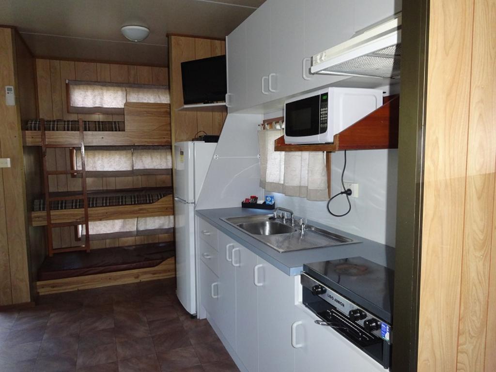 Caseys Beach Holiday Park Sunshine Bay Екстер'єр фото