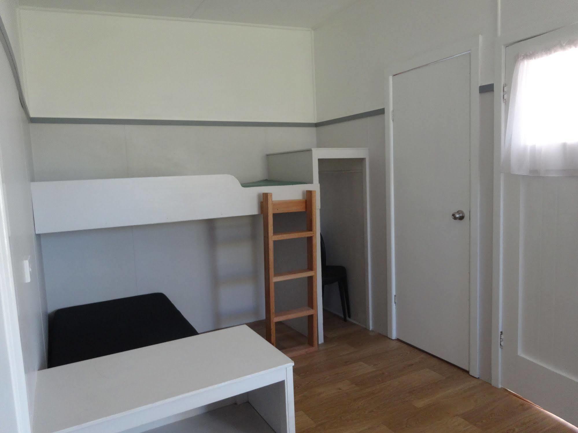 Caseys Beach Holiday Park Sunshine Bay Екстер'єр фото