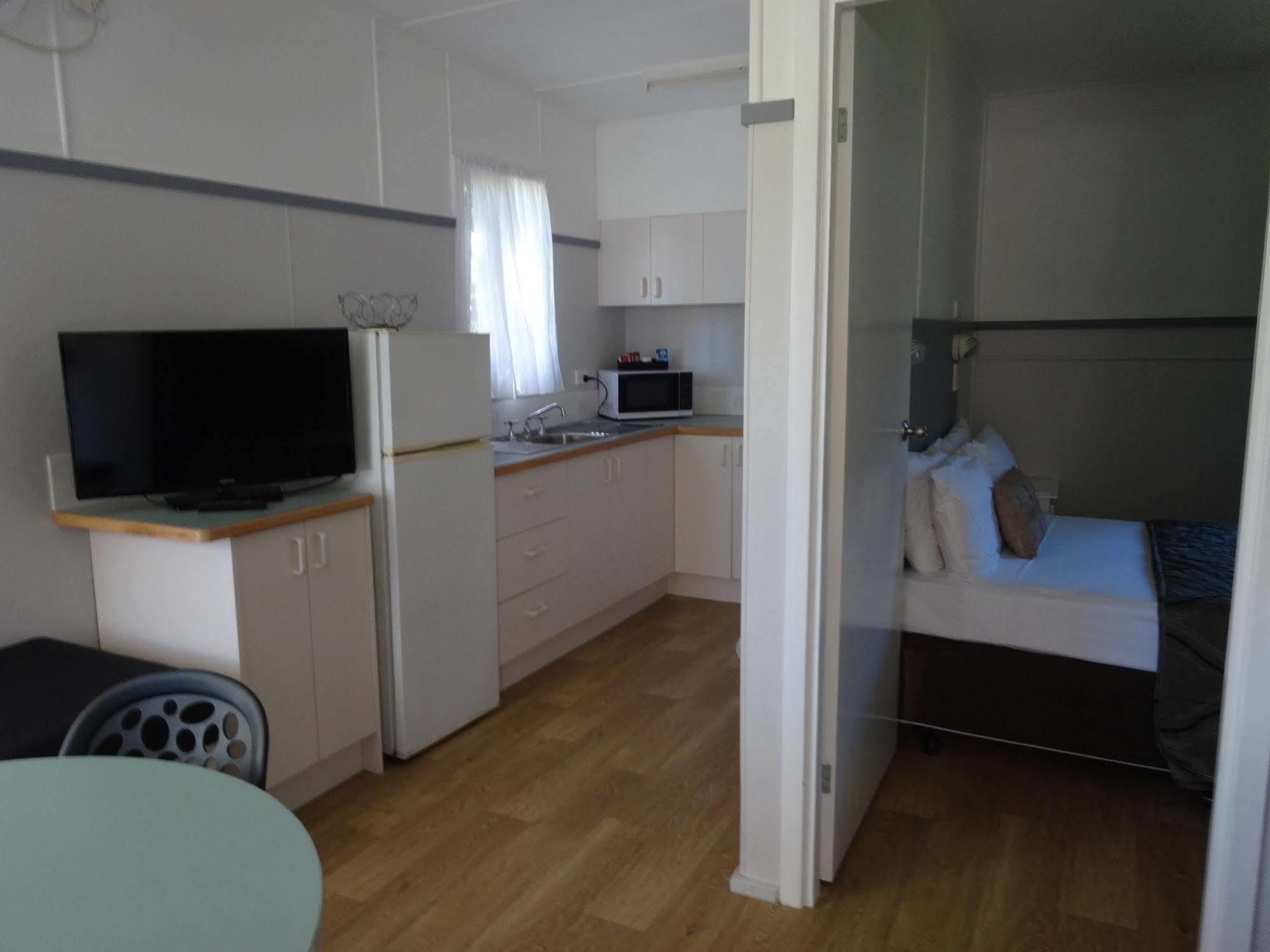 Caseys Beach Holiday Park Sunshine Bay Екстер'єр фото