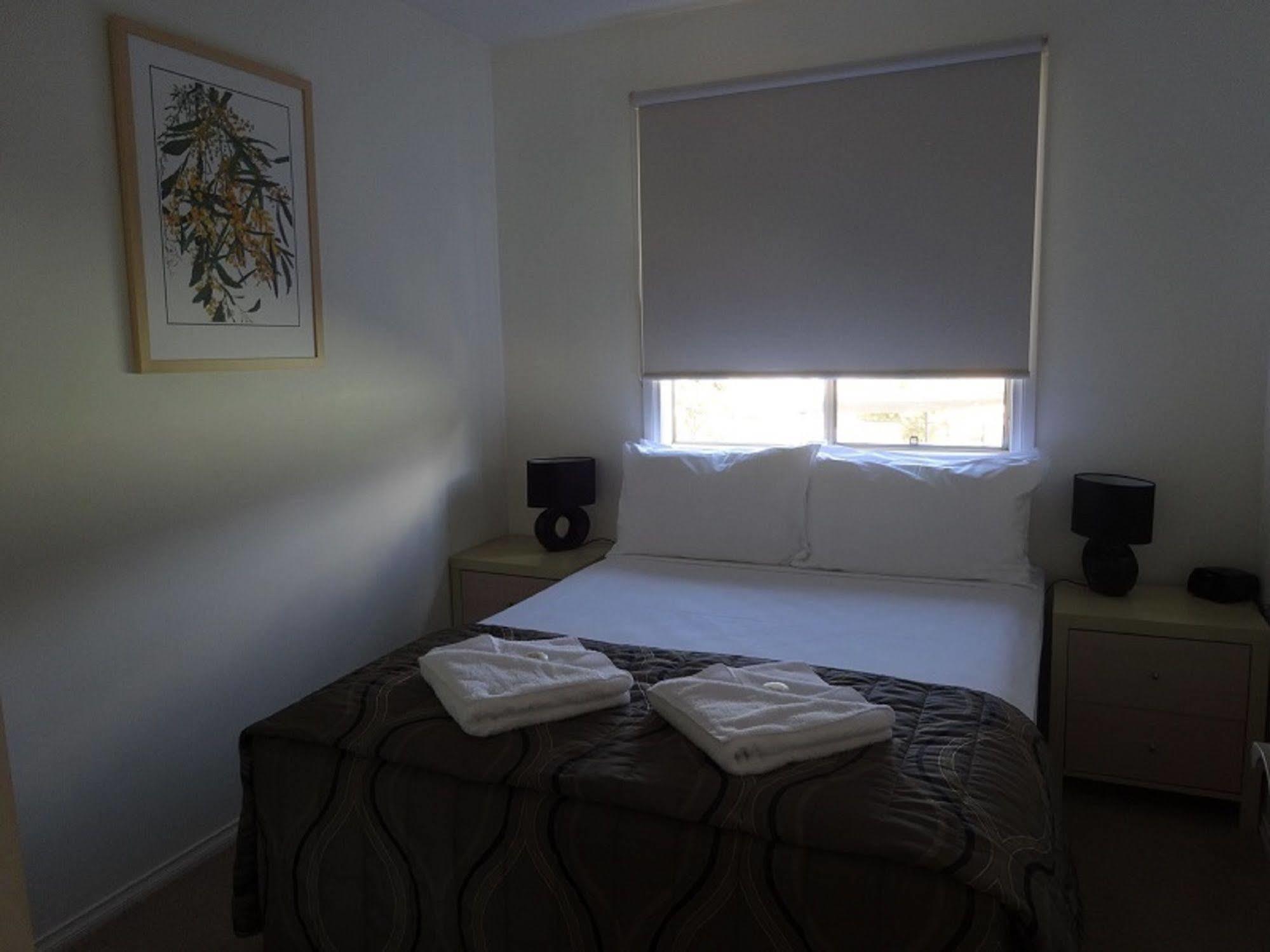 Caseys Beach Holiday Park Sunshine Bay Екстер'єр фото