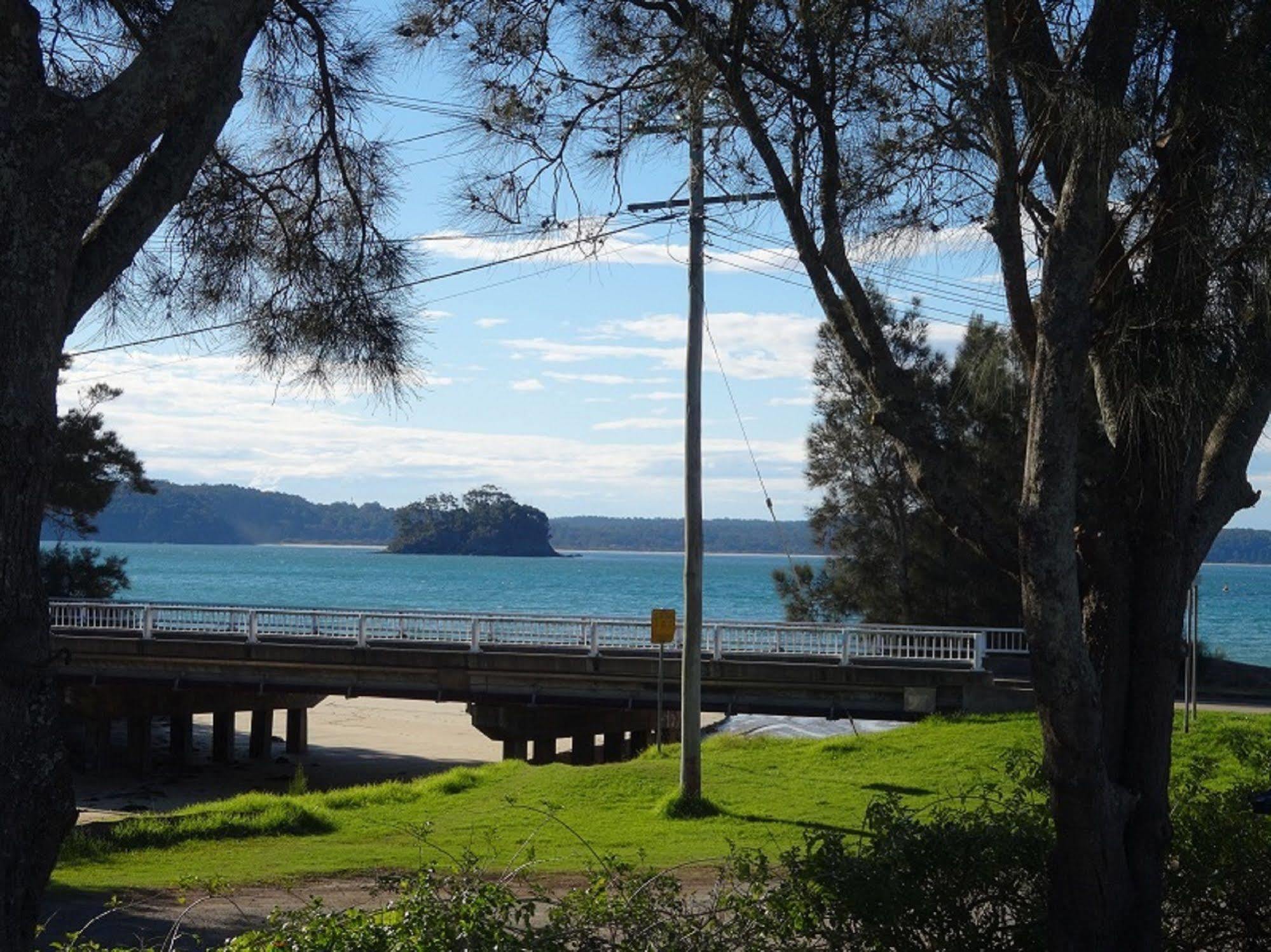 Caseys Beach Holiday Park Sunshine Bay Екстер'єр фото